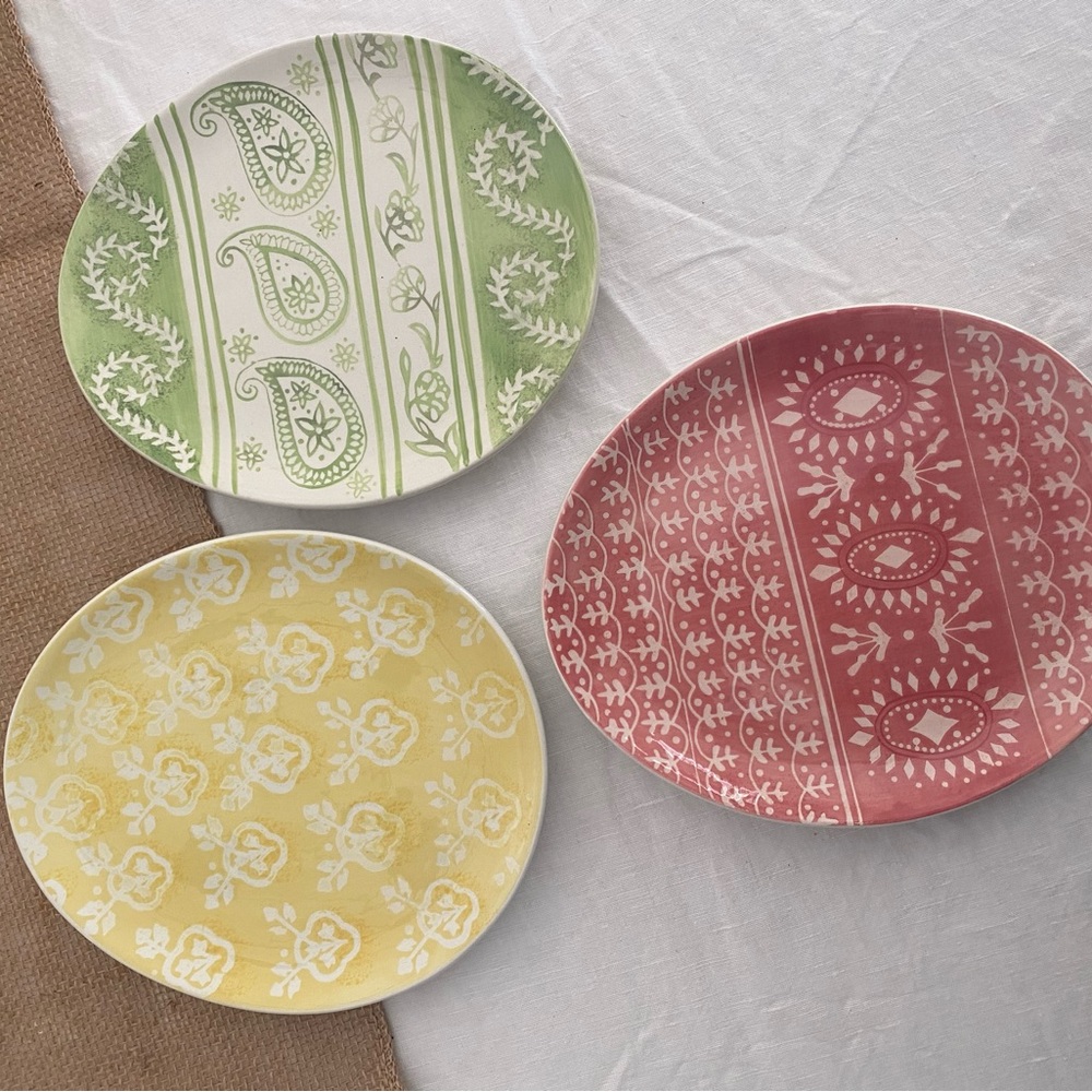Pottery Barn "EASTER EGG PLATES" Floral Pattern Salad Dessert Appetizer Set Of 3